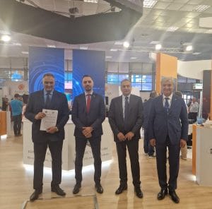 2. Στιγμιότυπο από την υπογραφή MoU EΕΛΕΑΑ με Bulgarian Association Defence Industry Club στη ΔΕΘ